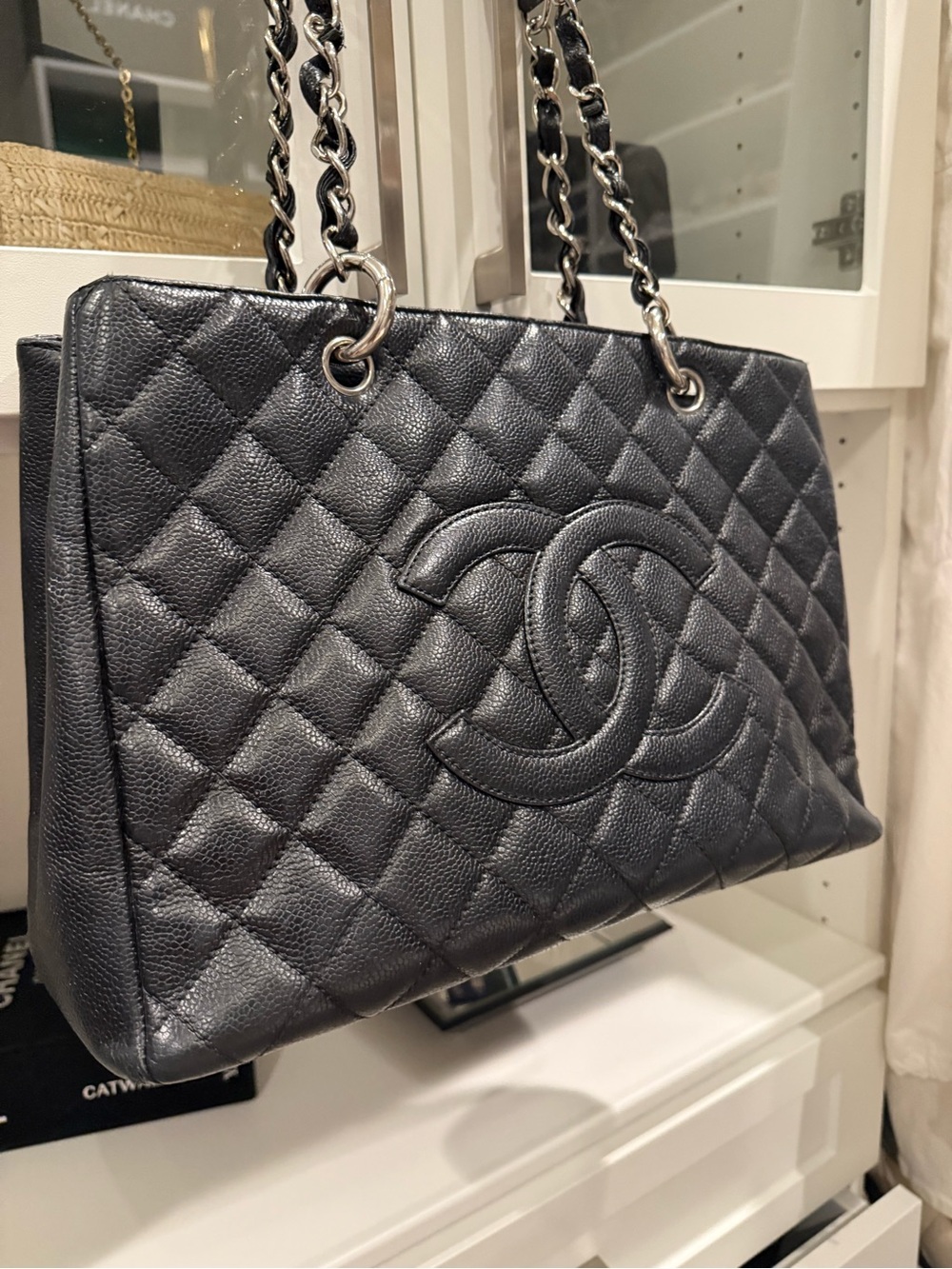 CHANEL grand shopping Tote quilted black caviar silver Chain-Strap Handles - Picture 3 of 14